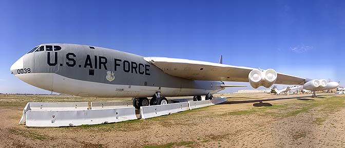 Boeing B-52F Stratofortress 57-0038